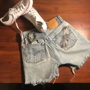 High waisted Levi’s shorts